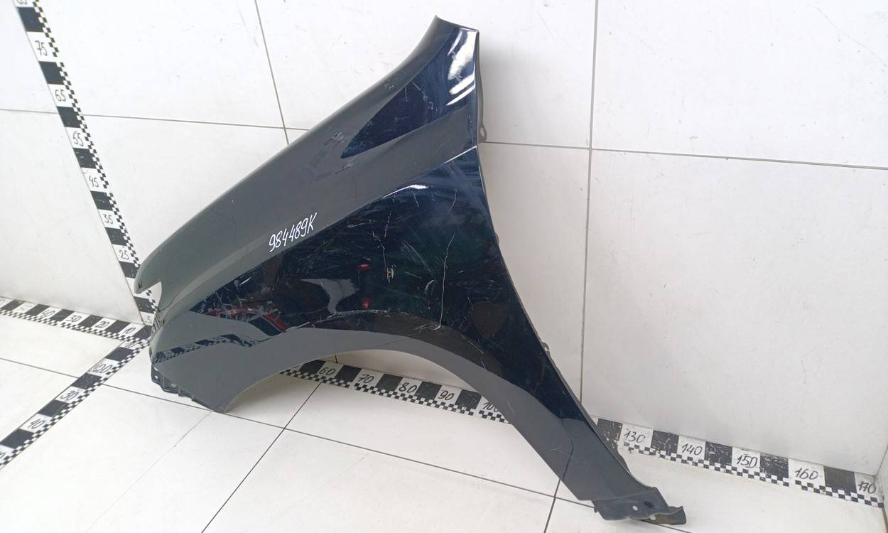 Крыло переднее левое