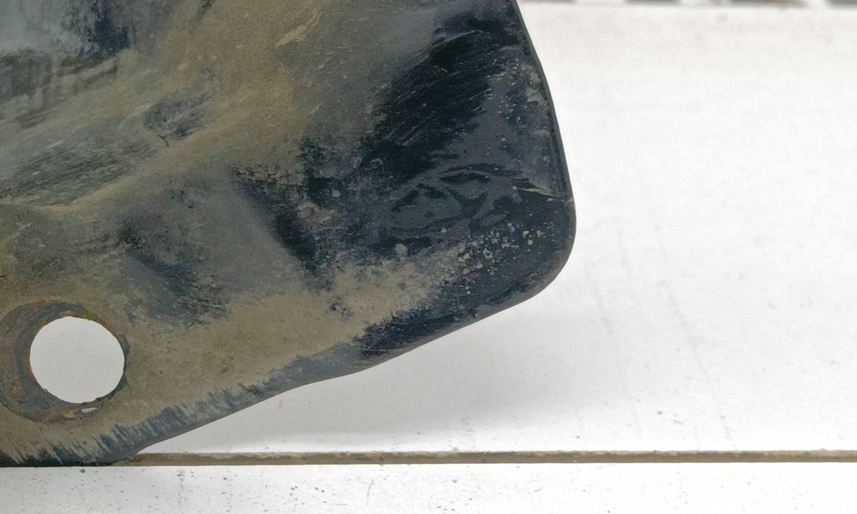 Крыло переднее левое