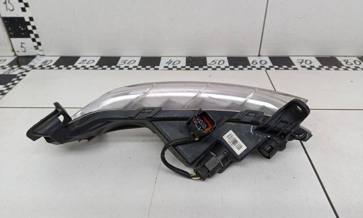 Фара дневного света правая (ходовые огни)