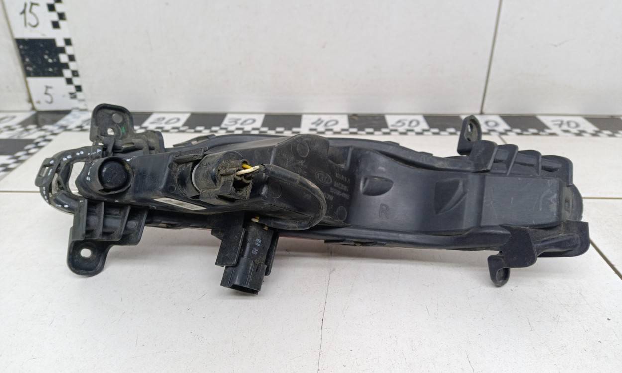 Фара дневного света правая (ходовые огни)