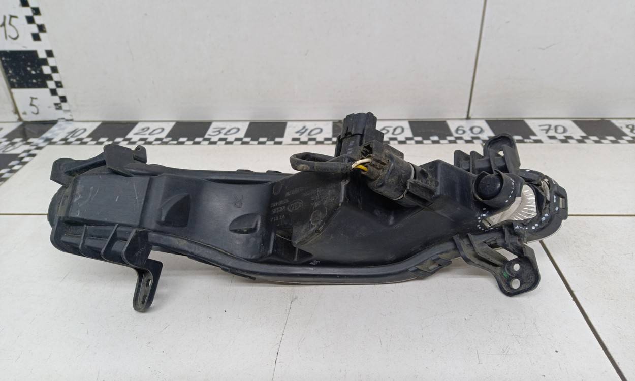 Фара дневного света правая (ходовые огни)