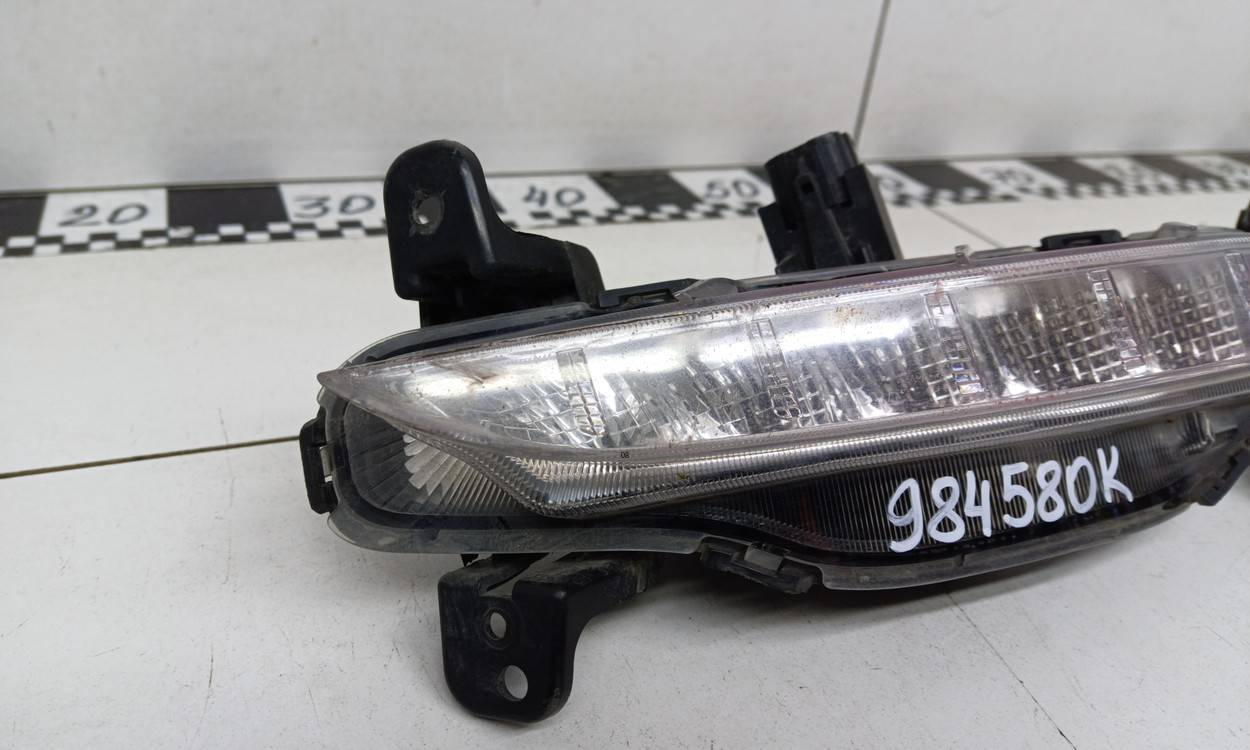 Фара дневного света правая (ходовые огни)