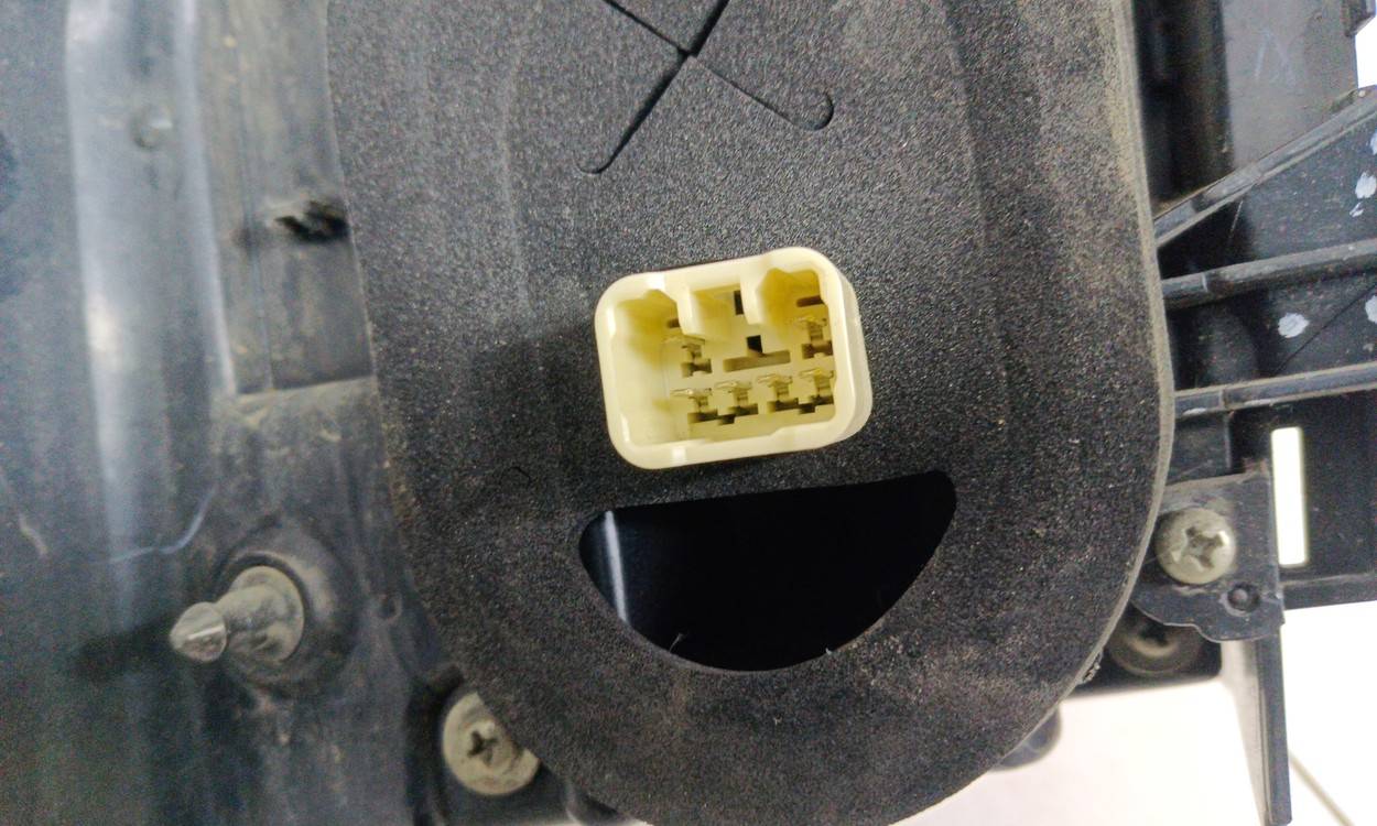 Фонарь задний наружный правый