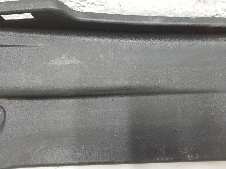 Кожух замка багажника