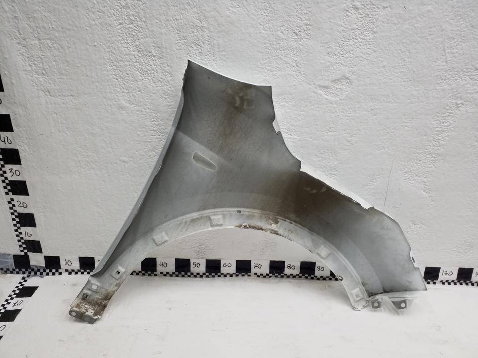 Крыло переднее левое