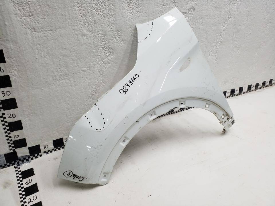 Крыло переднее левое