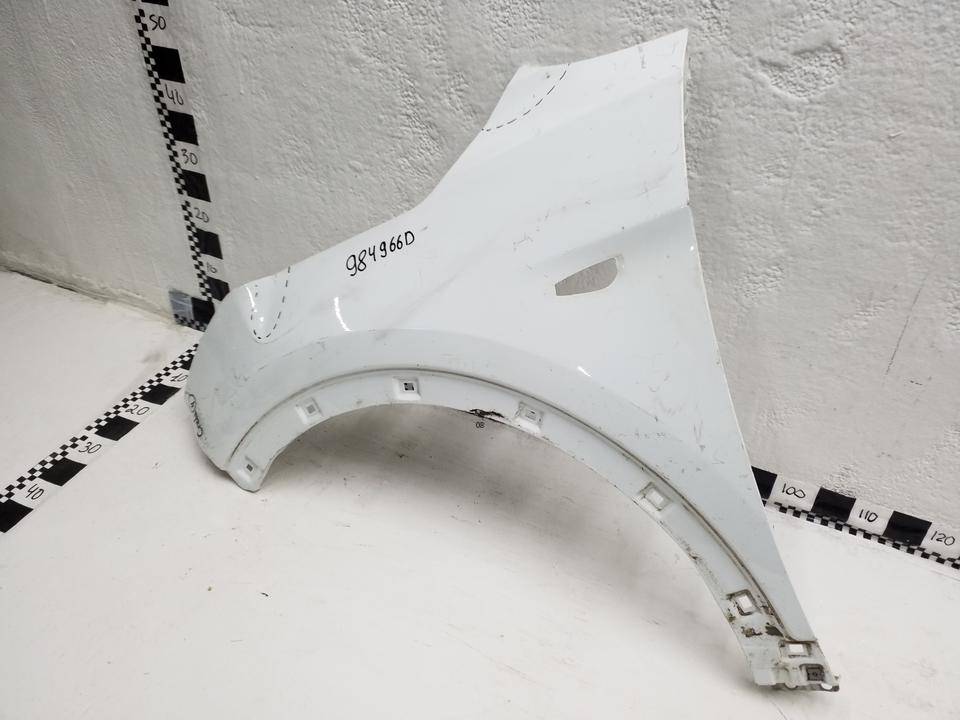 Крыло переднее левое