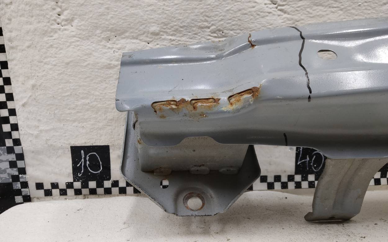 Усилитель заднего бампера