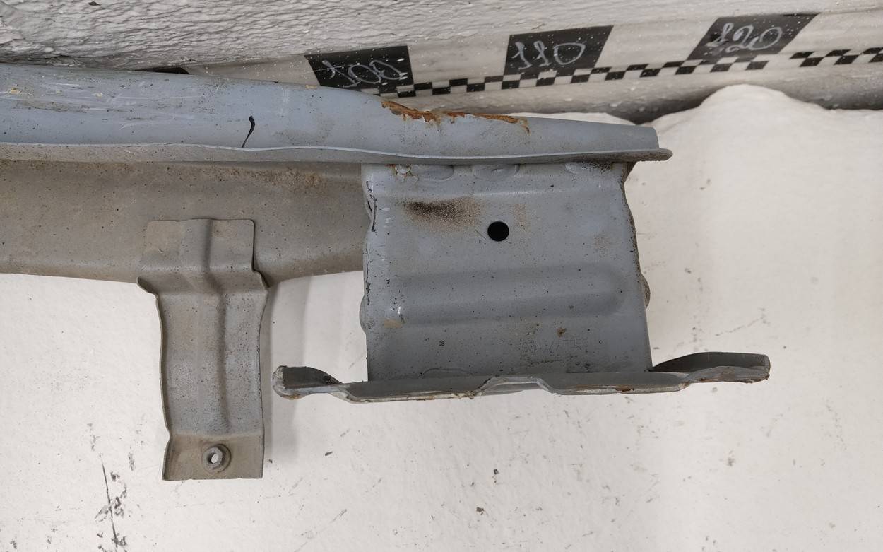 Усилитель заднего бампера