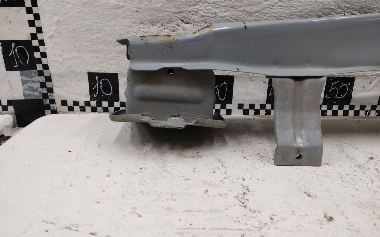 Усилитель заднего бампера