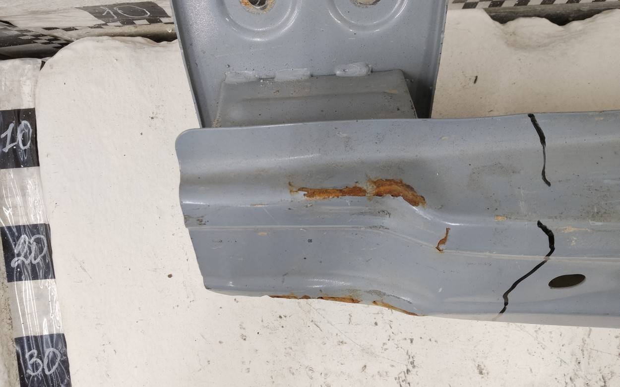 Усилитель заднего бампера