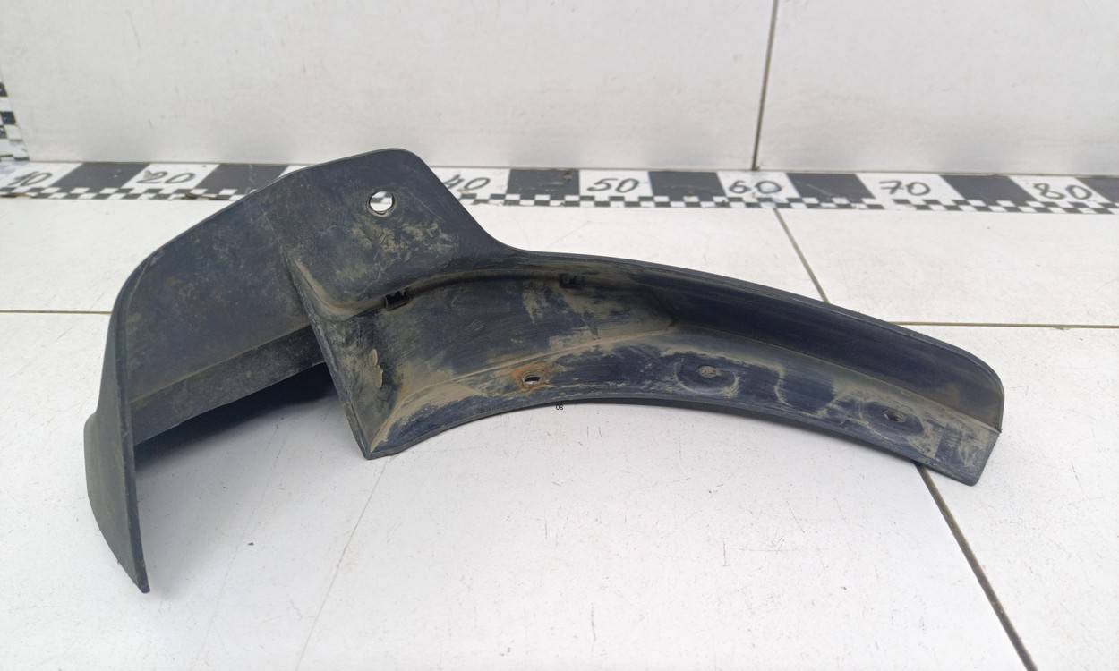 Брызговик задний левый