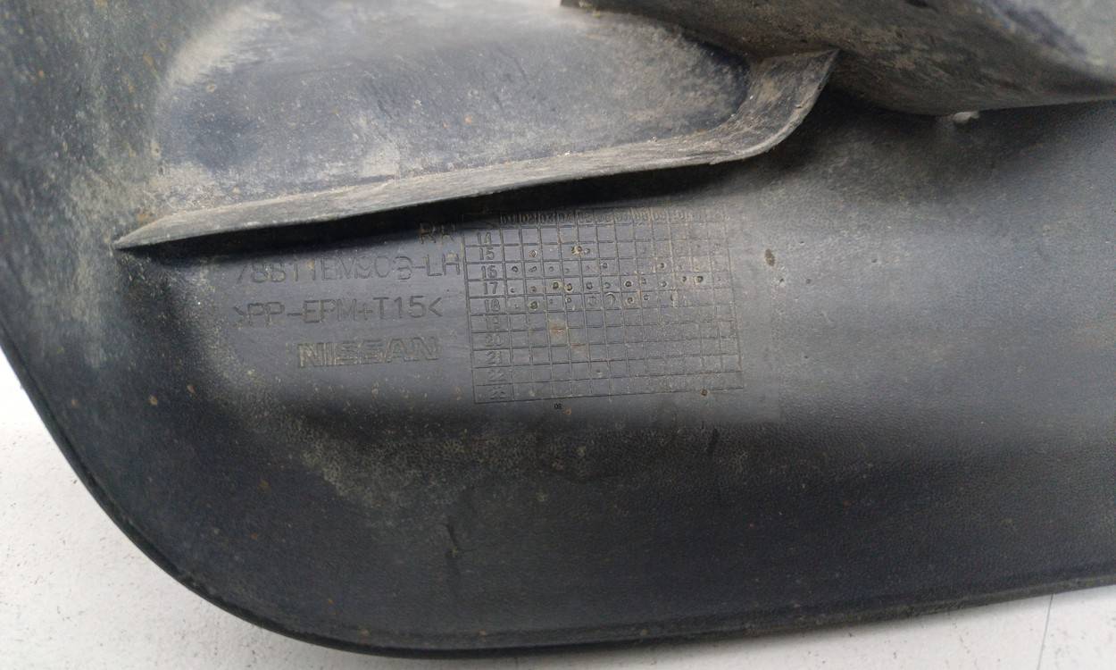 Брызговик задний левый