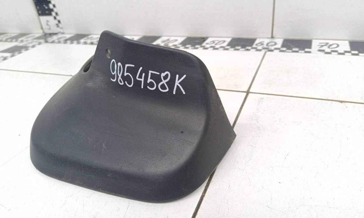 Брызговик задний левый