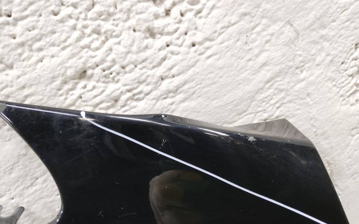 Крыло переднее правое