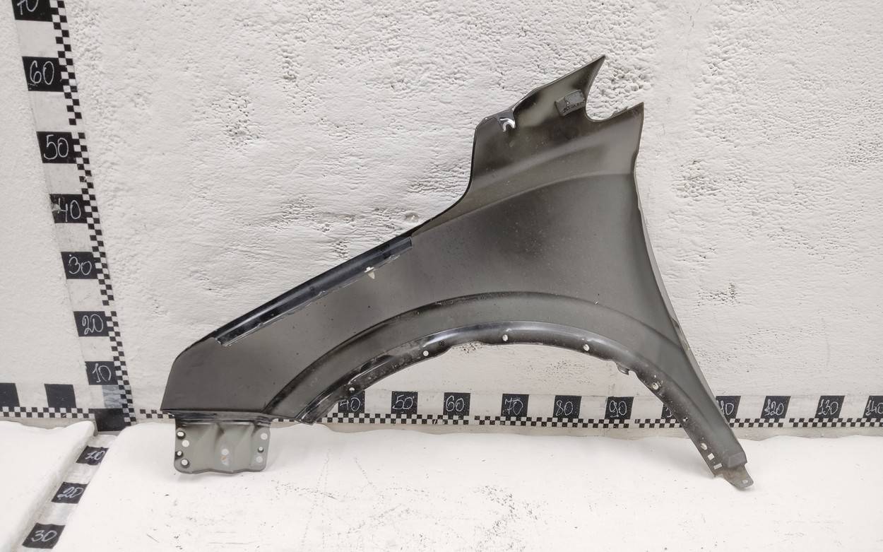 Крыло переднее правое