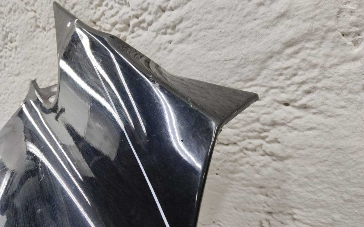 Крыло переднее правое