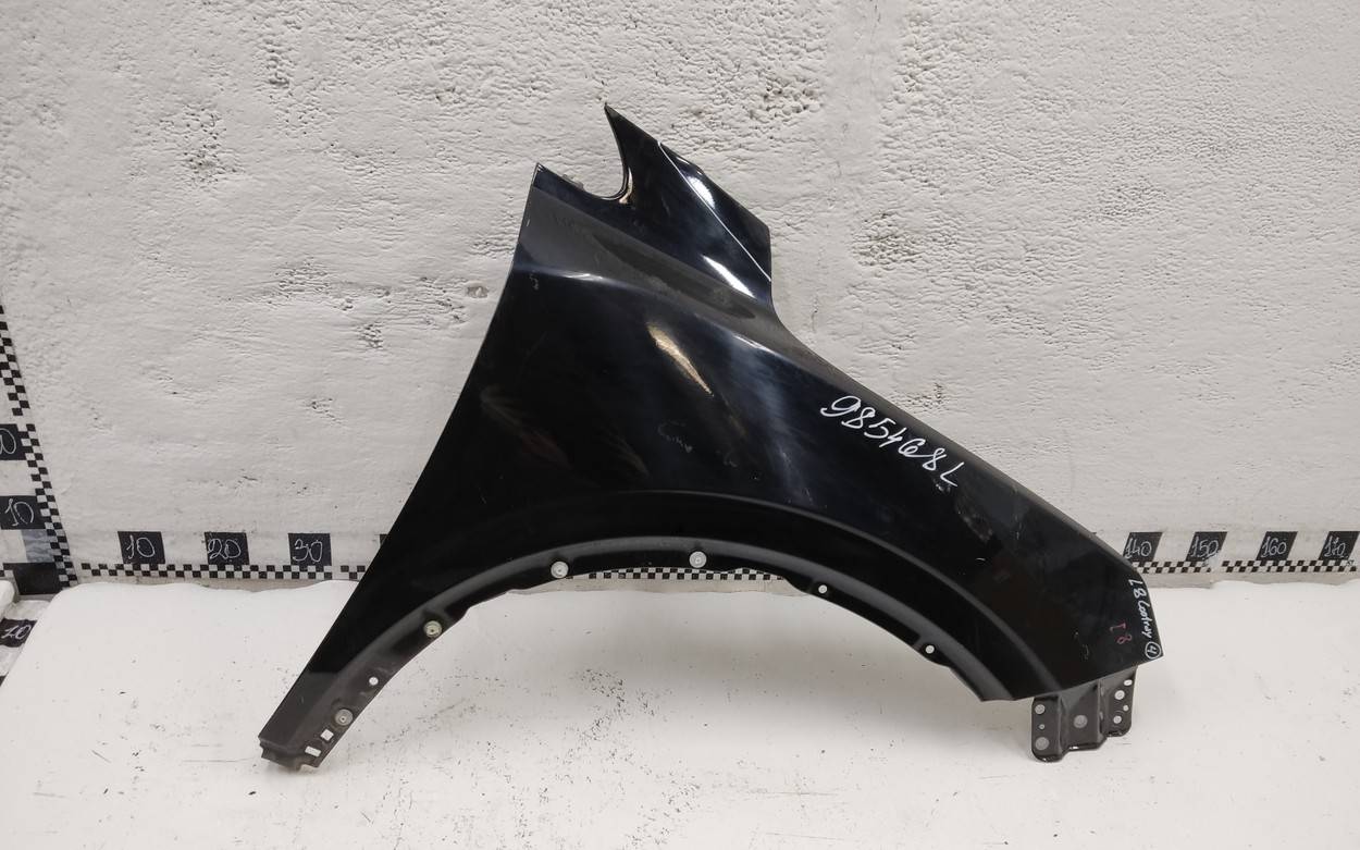 Крыло переднее правое