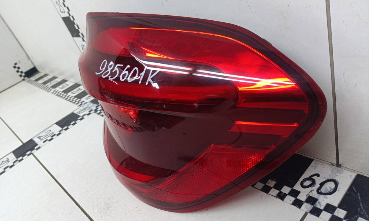 Фонарь задний наружный правый