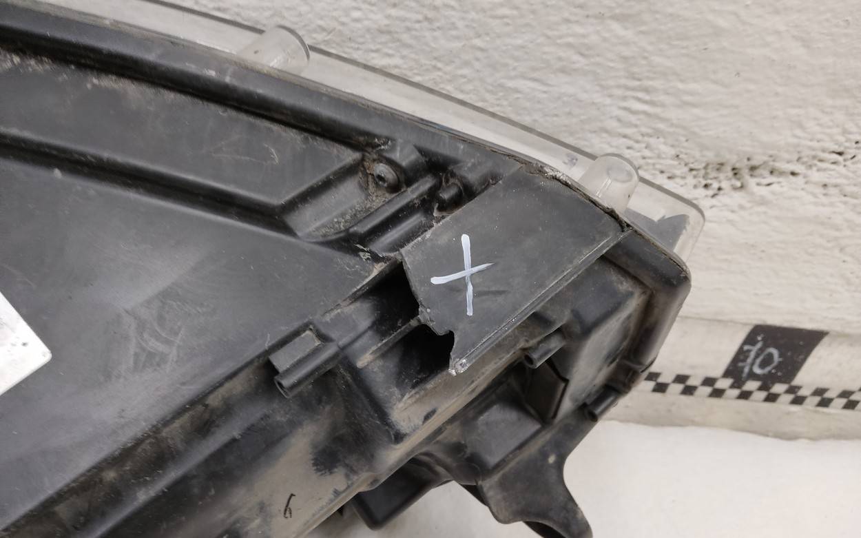 Фара правая