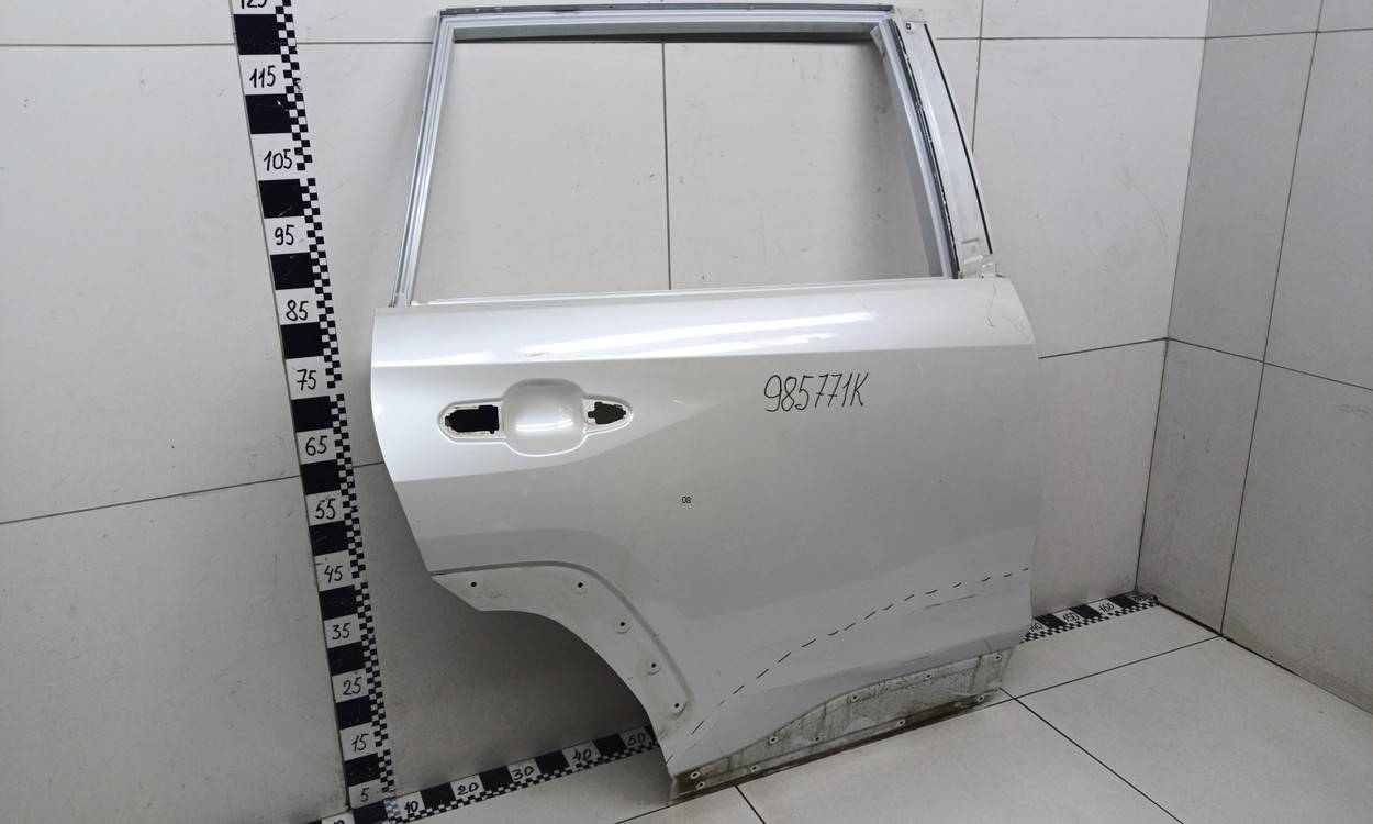 Дверь задняя правая