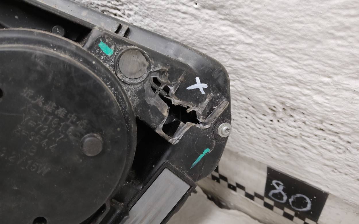 Фара правая