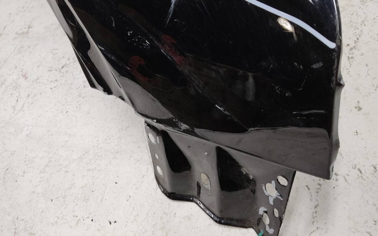 Крыло переднее правое