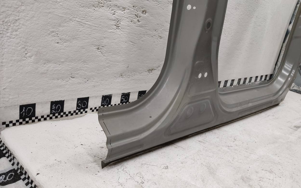 Кузовной элемент