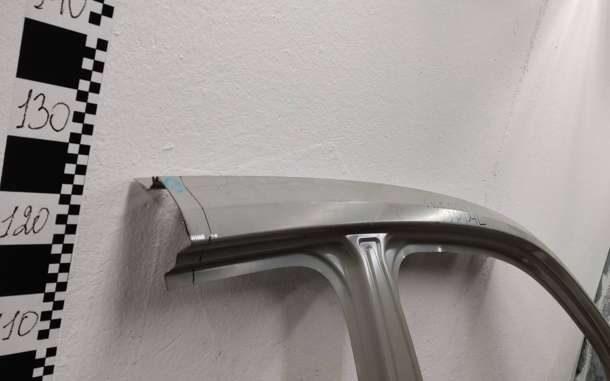 Кузовной элемент