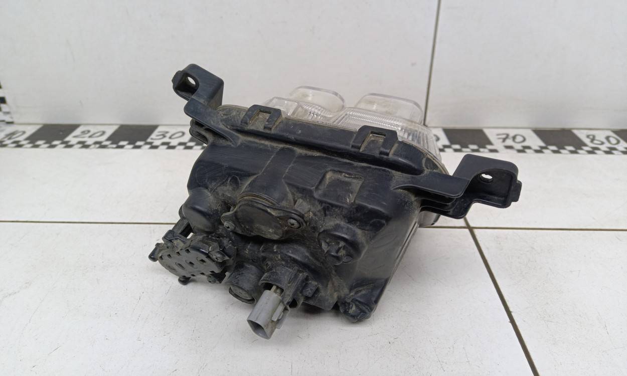 Фара противотуманная левая