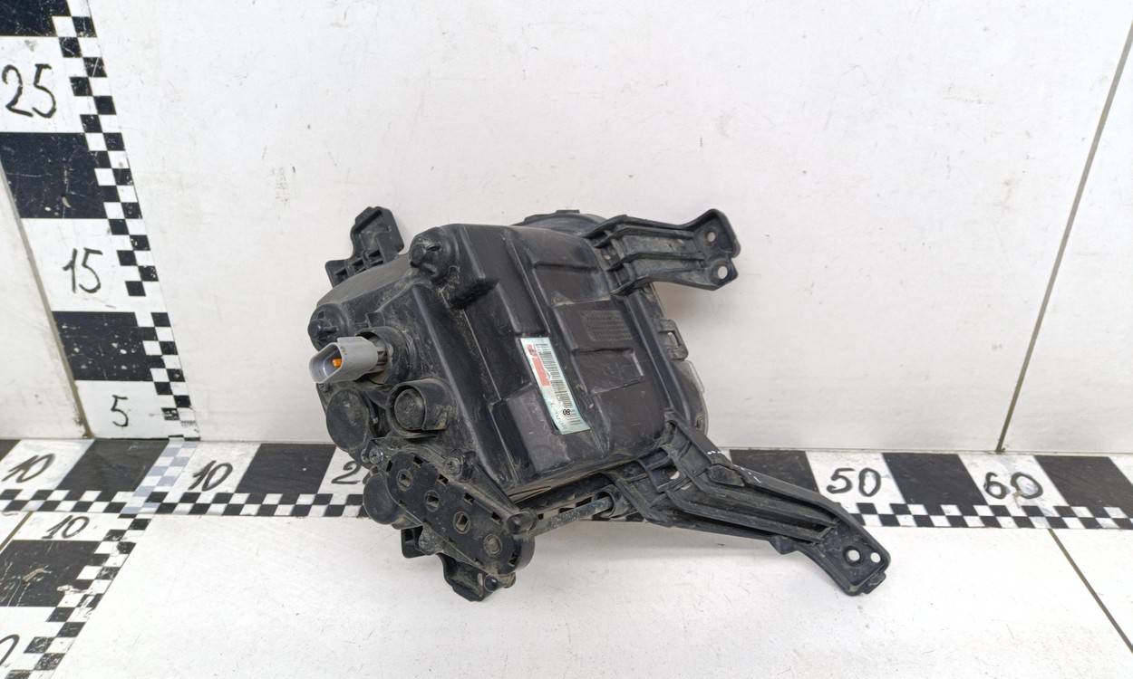 Фара противотуманная левая