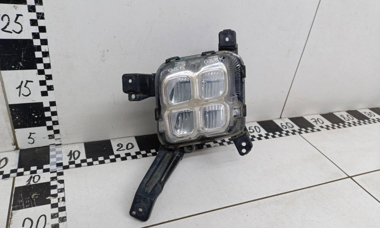 Фара противотуманная левая