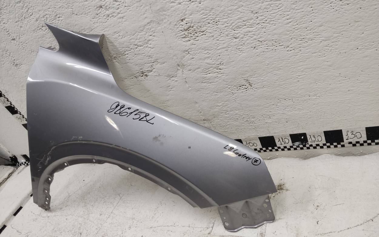 Крыло переднее правое