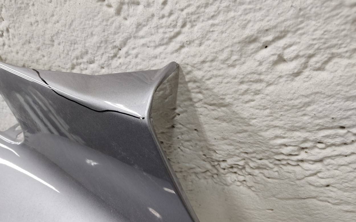 Крыло переднее правое