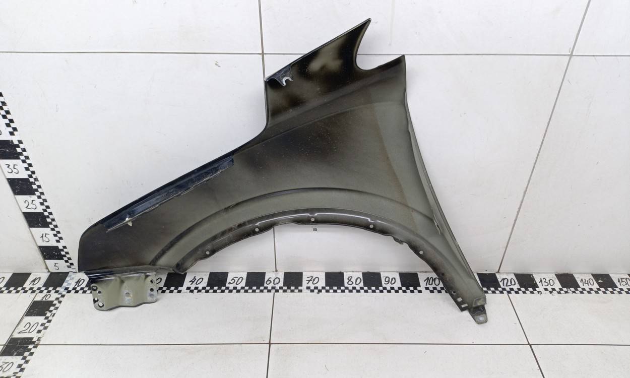 Крыло переднее правое