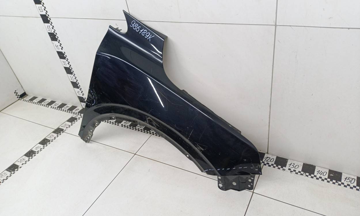 Крыло переднее правое