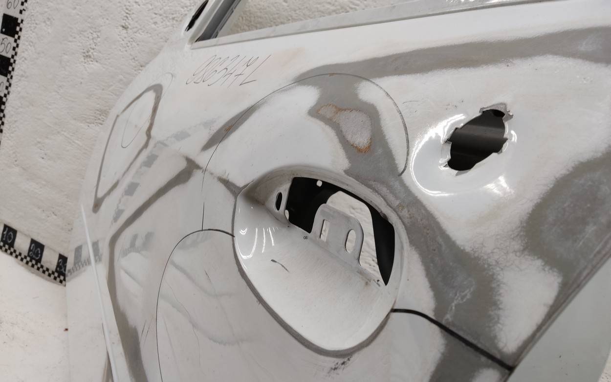 Дверь передняя левая