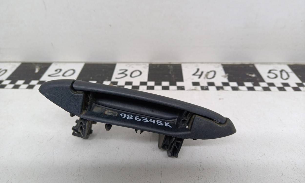 Ручка двери передней наружная правая