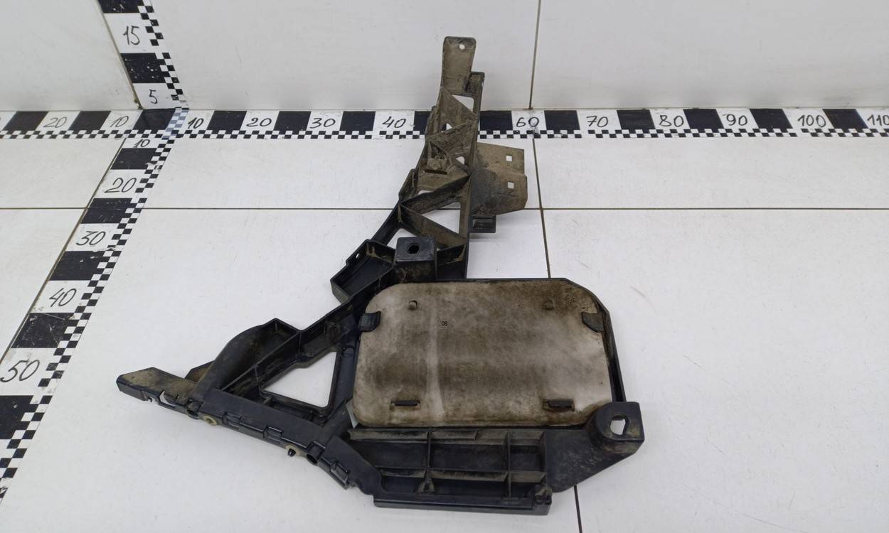 Кронштейн заднего бампера левый