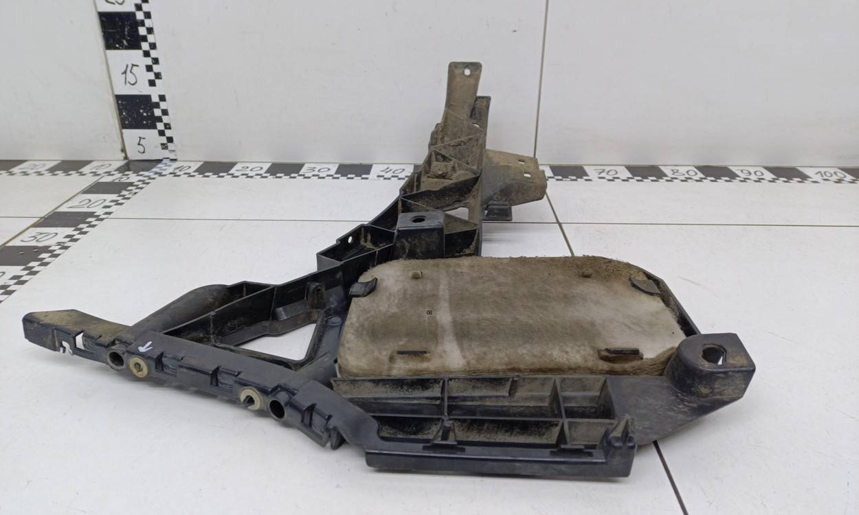 Кронштейн заднего бампера левый