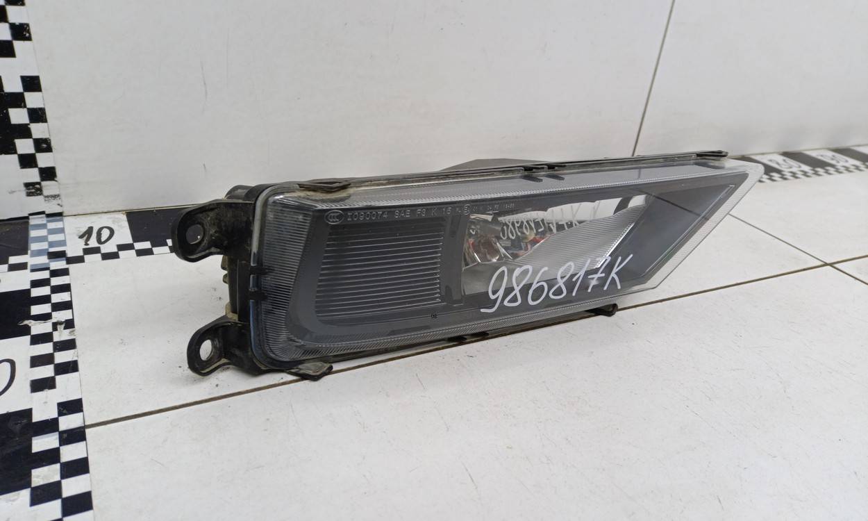 Фара противотуманная правая