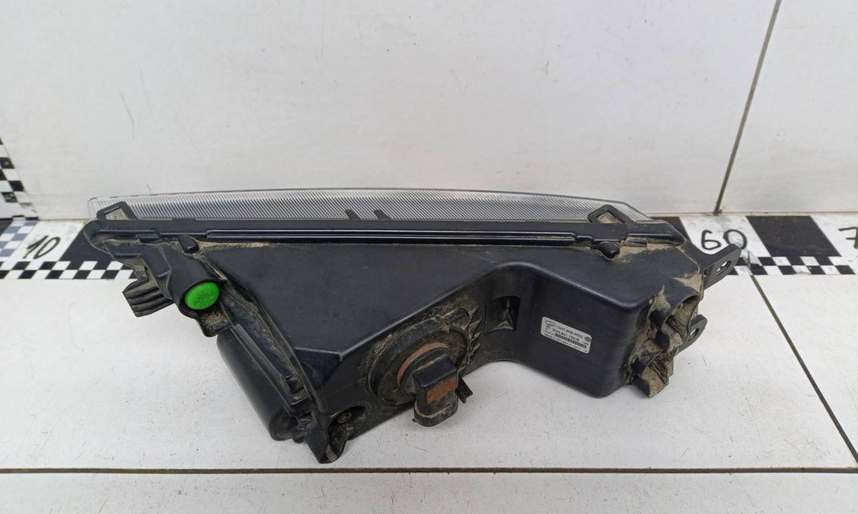 Фара противотуманная правая