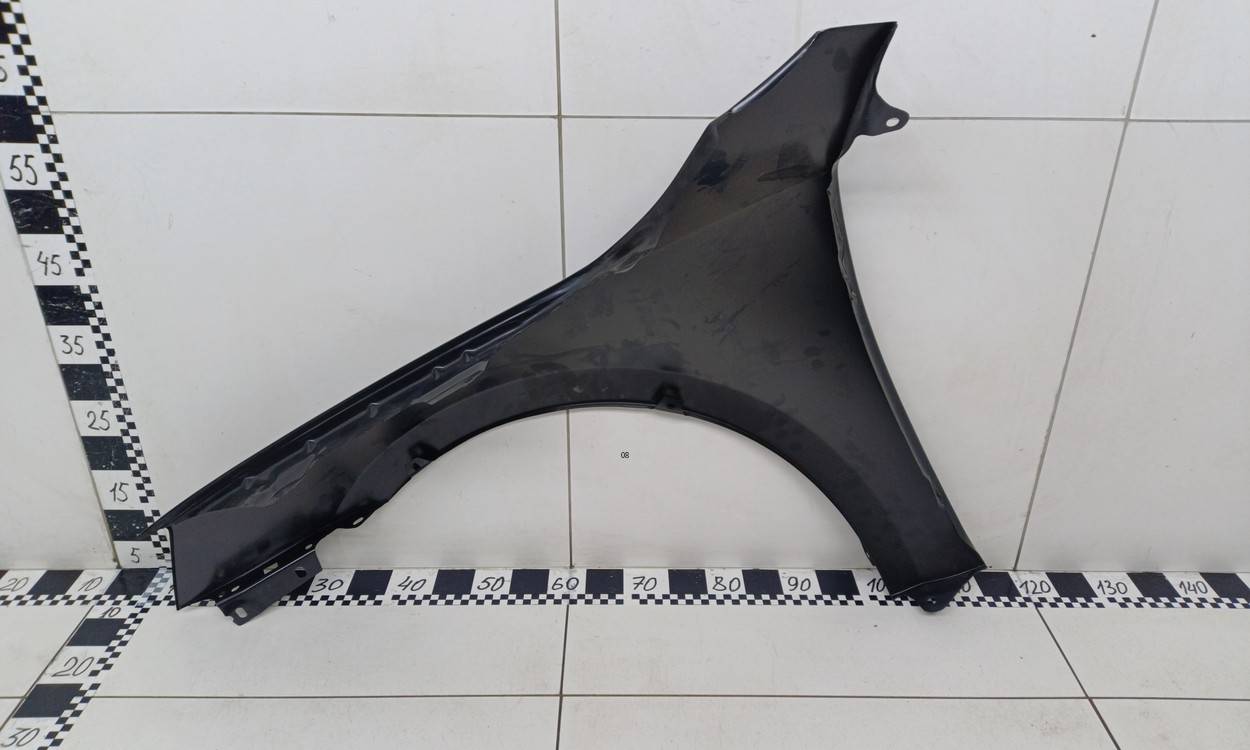 Крыло переднее правое