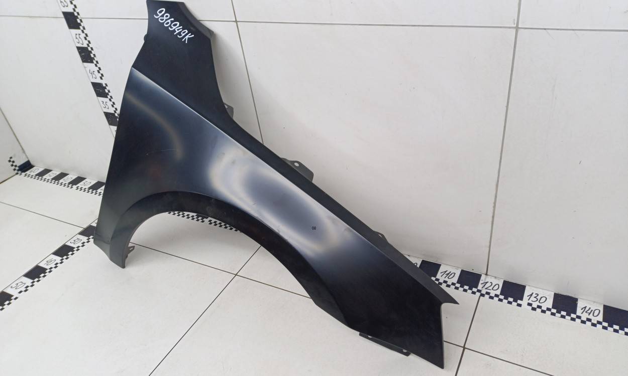 Крыло переднее правое