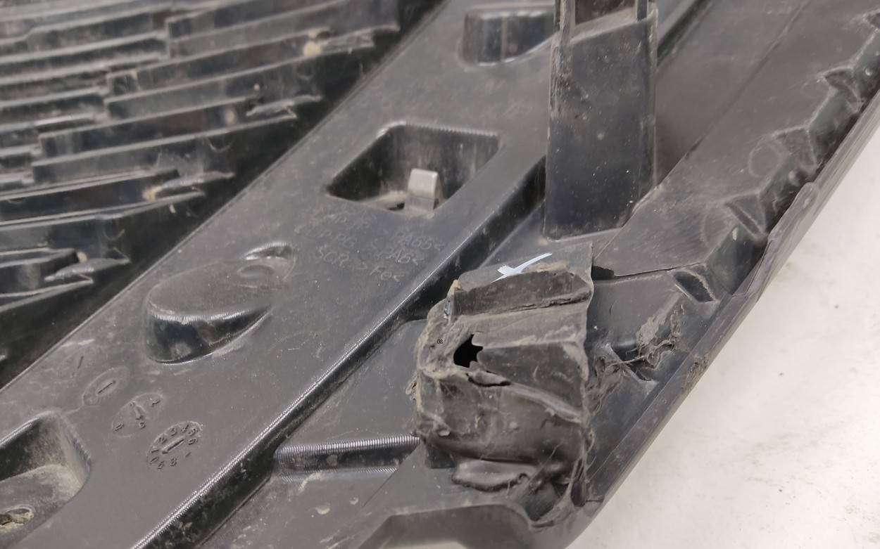 Решетка радиатора