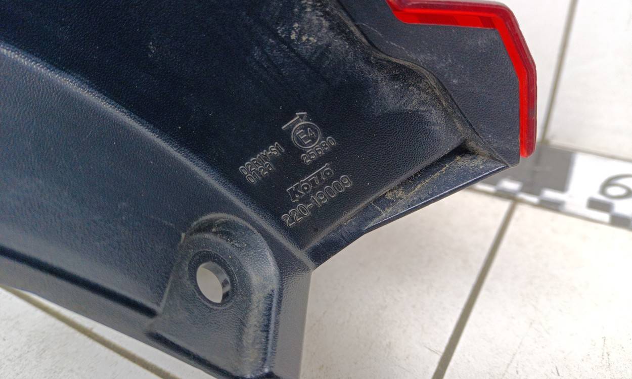 Фонарь задний наружный правый