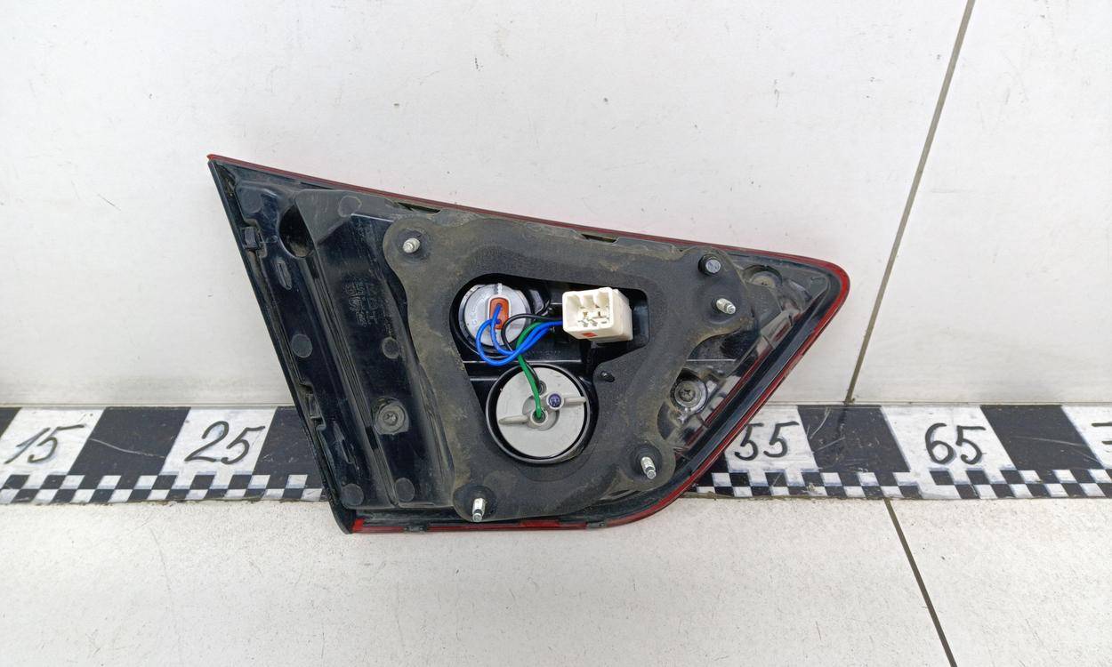 Фонарь задний внутренний правый