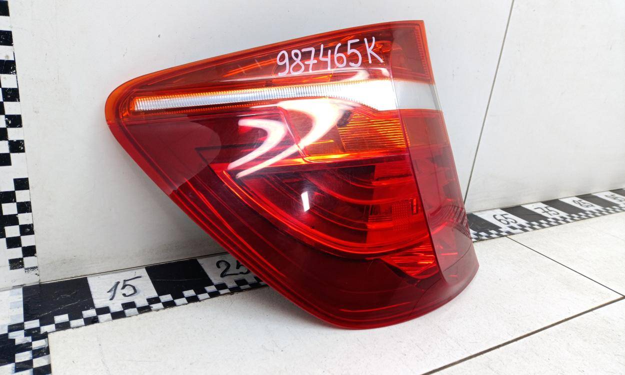 Фонарь задний наружный левый