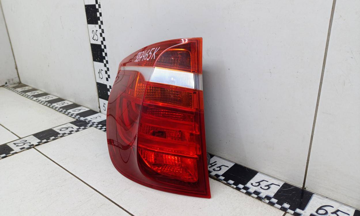 Фонарь задний наружный левый