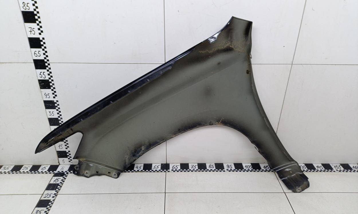 Крыло переднее правое